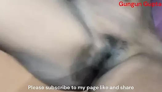 Üvey anne üvey oğluyla yatağı paylaşıyor ve üvey oğlunun onu sikmesine izin veriyor