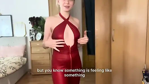 Dominatrix kıyafetleri açıkta deniyor