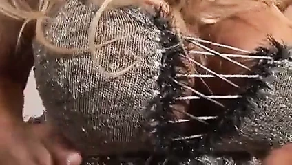 Bigg titted kız horoz hayır karşılar. 5