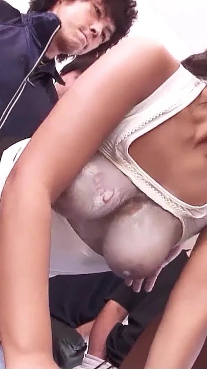 "Vücut boyalı Japon genç kız için grup sekste birden fazla dölleme" den heyecanlı an