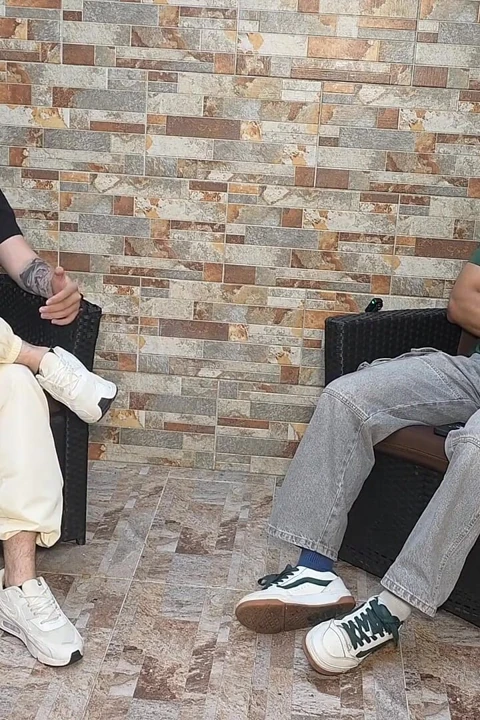 Hinata'nın ilk çıkışı: seksi biraz vahşi sevdiğini itiraf ediyor