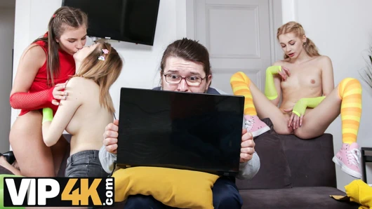 VIP4k. Yaramaz kız arkadaşların eğlenmek için erkeğe ihtiyacı yok