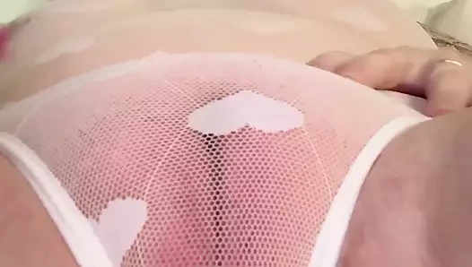 Bugün çok ıslak ve azgındım. Kendime dokunmadan duramadım