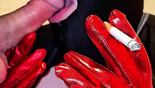 Sigara içme fetişi - harika iri güzel kadın sigara içiyor ve sikişiyor!