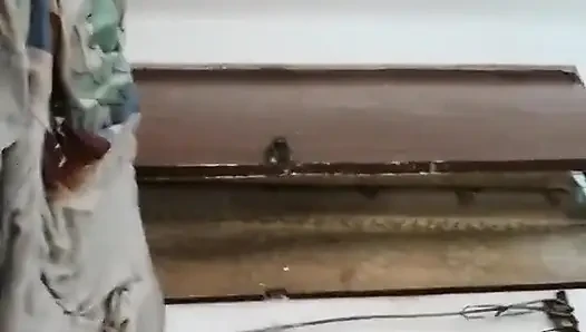 Mastürbasyon yaparken üvey annem içeri giriyor