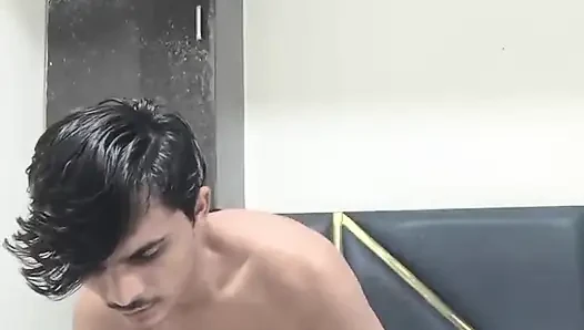 Erkek arkadaşım beni çok sert sikiyor