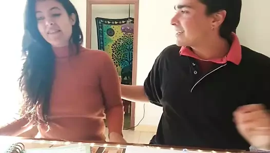 Azgın öğretmen seksi esmer öğrenciyi sert sikiyor