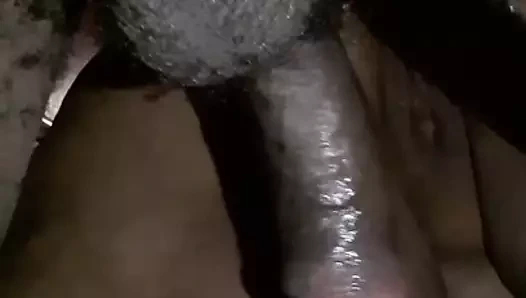 İri güzel kadının içine boşalıyor