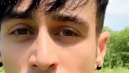 Eski sevgiliyi çiğneme ve yutma - erkek arkadaş boşalıyor sakso videosundan sonra tek başına döl yiyor