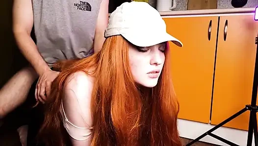 Мой отчим наказал меня за мои плохие оценки в колледже