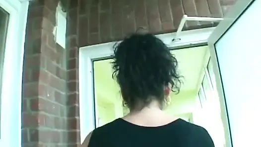 Olgun sürtük ağzı açık amına yumruk sokuyor kalın döl damlıyor