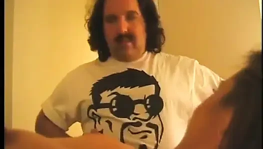 Efsanevi sürtük Ron Jeremy seksi esmeri domaltarak sikiyor