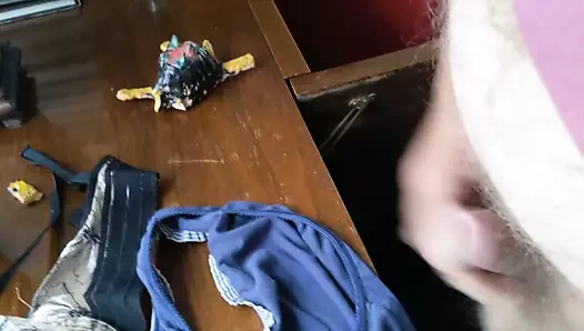 Komşuların yatak odasına başka bir gezi