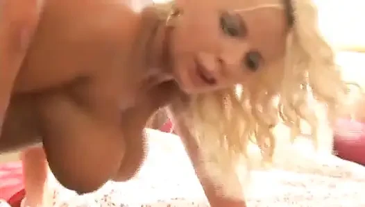 Klasik Sarışın Güzelimle Anal Seks