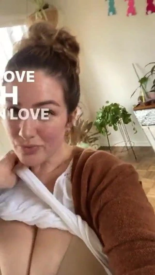 Sutyen zar zor onları içeriyor