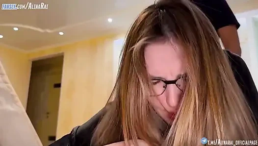 Üvey oğul durumdan faydalandı ve üvey annesinin amını kalın spermle doldurdu