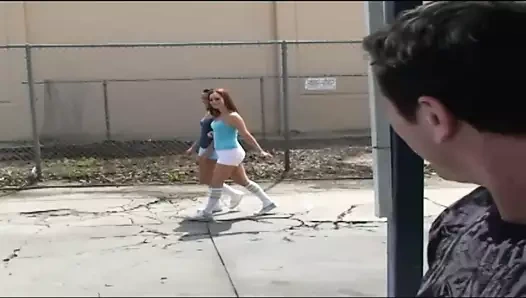 Kas olgun adam 2 ufacık sikikleri!