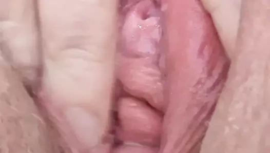 Parmaklarını bal kabıma batır