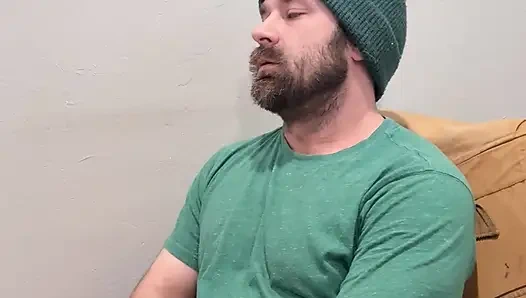 Büyük sünnetsiz yarağımla oynuyorum