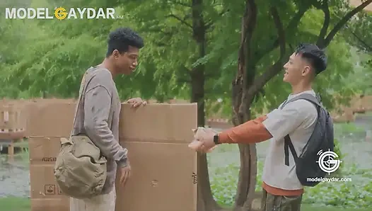 Uni Boy Treats BBC with His Bussy