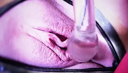 Kilolu güzel kadın tek başına mastürbasyon yapıyor