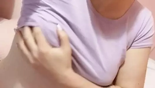 Trans kadının küçük bir sürprizi var