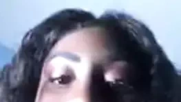 Çıplak siyah bir kadının hızlı ileri videosu