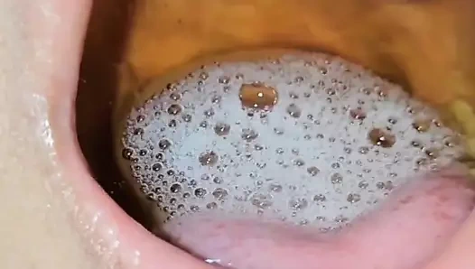 Sürtük kaltağımın boğazını ve götünü sikiyorum