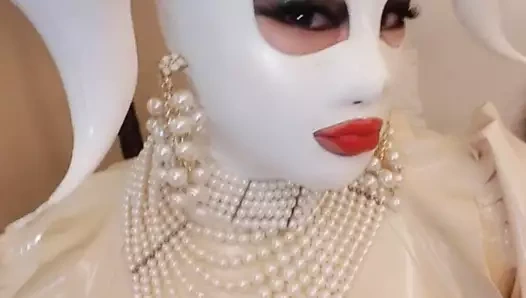 beyaz lateks transdoll