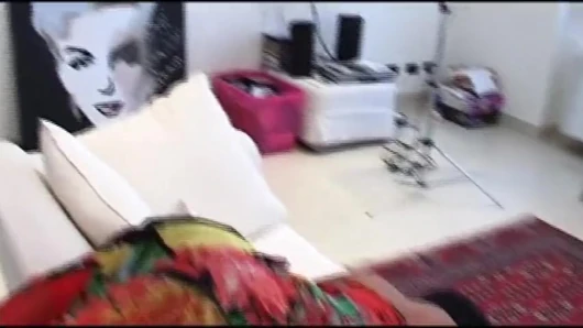 Yalama amcık emiyor üçlü sikiş