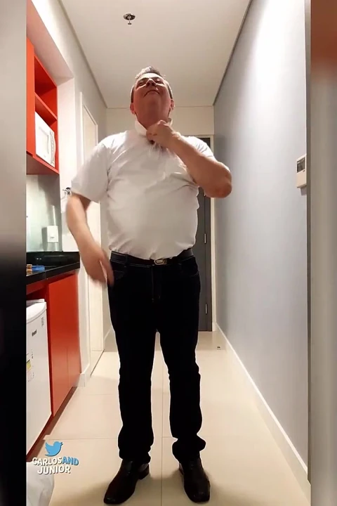 Sıcak Baba Çıplak Oluyor