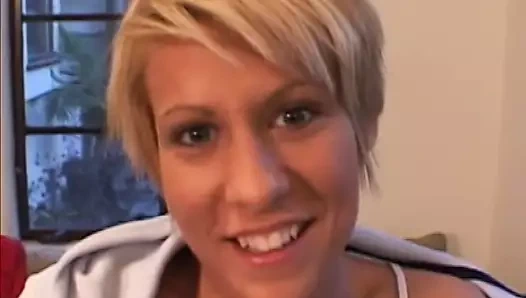 Göğüsler, vuruşları ne kadar sert olursa, o kadar çok sıkışır.