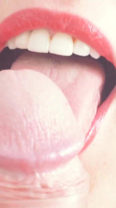 "20 dakikalık en ateşli yarak emme, dil azdırma, yarakla azdırma, en ateşli sakso" dan ikonik an