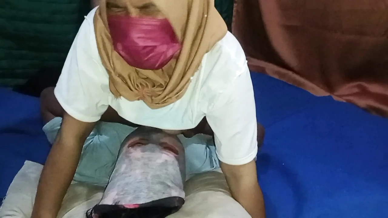 Indonesia my stepmom’s pussy asking for licking and fucking