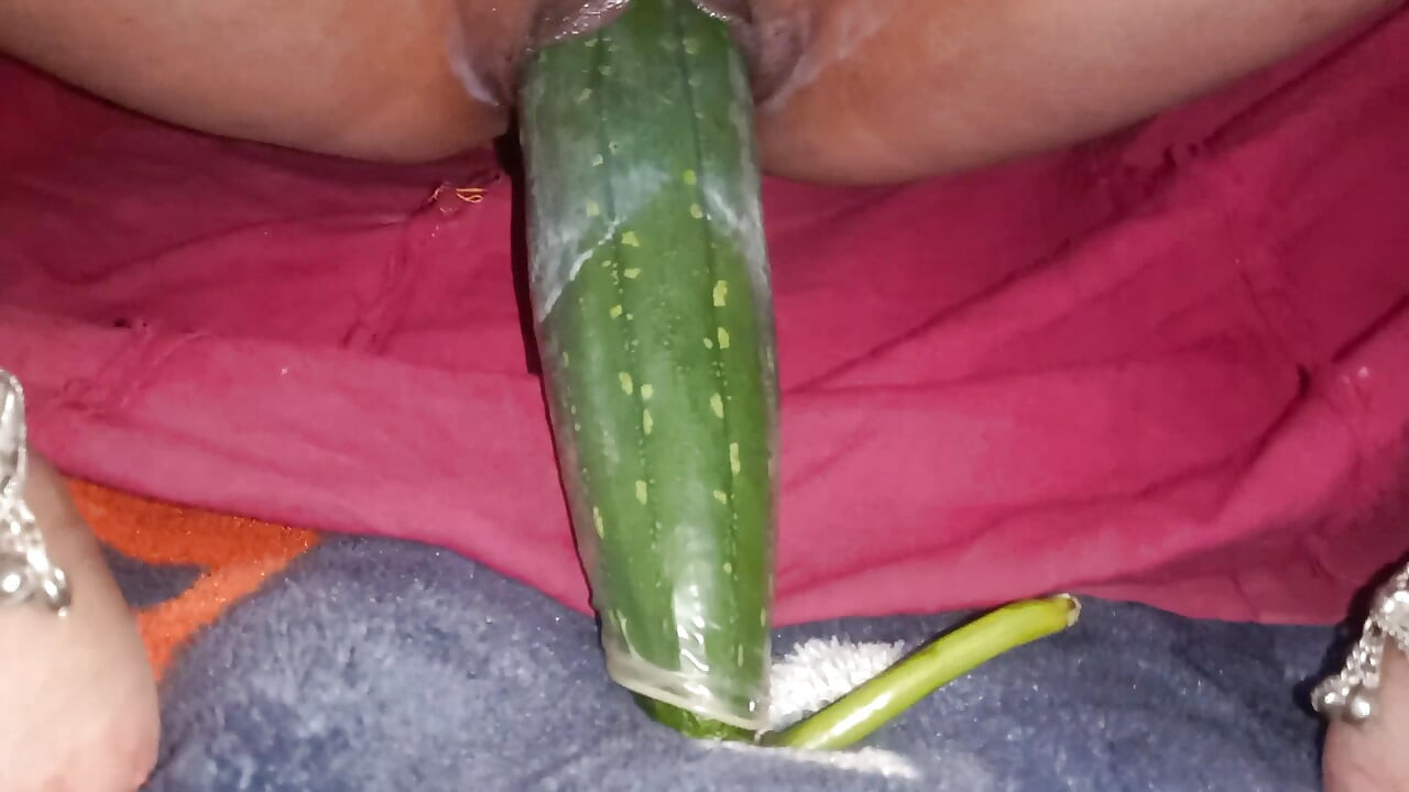 Indian Village Homemade Housewife Enjoyed By King Size Ninua And Cums Sohw Desi Bodi Bangali Bhabhi Enjoyed Vegetable Wife