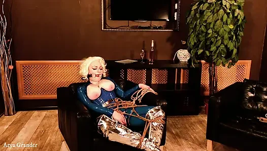 Bdsm ip esaret sürecinden sahne arkası, latekste shibari mastürbasyon