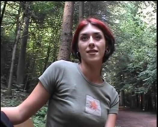 Vor dem kammeramann die Fotze massiert