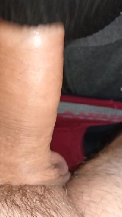 Heteroseksüel adam büyük bir eşcinsel yarağını emiyor! Kostümlü heteroseksüel erkekler!!