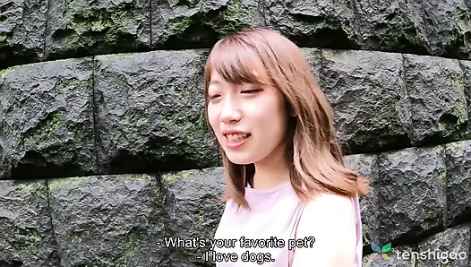 Kotori suzumiya bugün bizi ziyarete gelen seksi Tokyolu bar kızımız