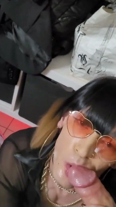 Patron, Noel Bonusu İçin Büyük Boruları Kesiyor. VaneSsaBiTCHx PariSChienneTrvprod91 | Bölüm 1