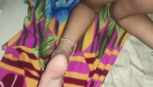 Hintli yenge genç dever tarafından diffrent tarzı sikişiyor