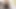 Ateşli kızıl orta yaşlı seksi kadın uzun kızıl saçlarını fırçalıyor