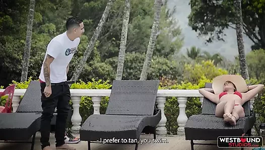 Vicky Wyne açık havada üçlü sekste kocasını ve arkadaşını sikiyor.