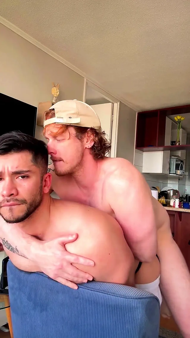 Tüm kalın kesilmiş yarağımı bu açgözlü itaatkar sürtüğün dibine veriyorum - Christian Hunter ve Francisco