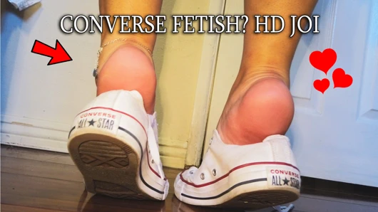 Converse fetiş ayakkabı oyun ayakkabı dangle latina boyutu 8 taban topuk patlayan ayakkabı fetişi çorapsız kalın tabanlar beyaz ayak parmakları hd