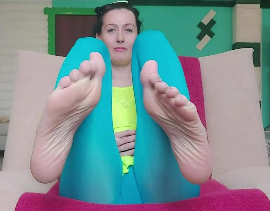 Foot Fetish, Feet Fetish, Leggings Fetish, MILF Fetish – I’m Your Fetish – Ginnagg
