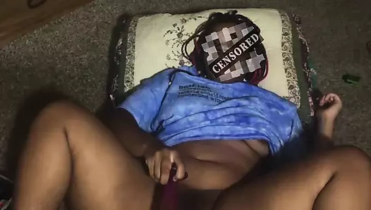 Dik abanoz genç Mastürbasyon ona ıslak kremsi kedi