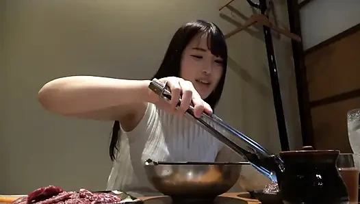 Shiori: ünlü bir şirketin resepsiyonisti. Çemberdeki tüm erkekleri yiyen sürtük bir kaltak 2