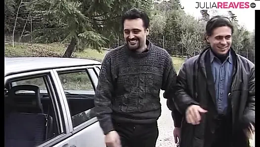 Kıllı kızlar canavar bir yarakla götünü siktiriyor