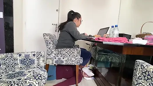 Tanrıça Kiffa'nın kullanmak için gerçek hayat köleleri var